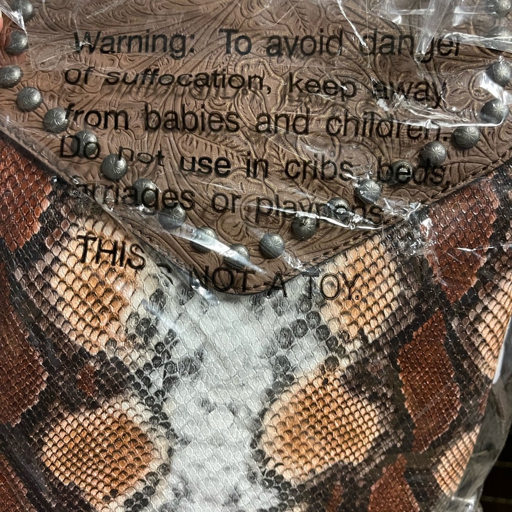 Nwt - Angel Ranch Python Conceal Carry Messenger … - image 6